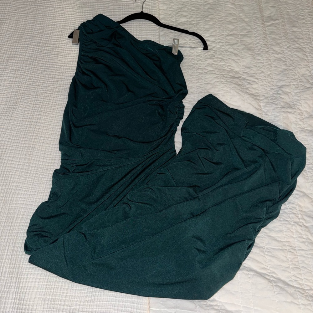 PrettyLittleThing Midi Dress